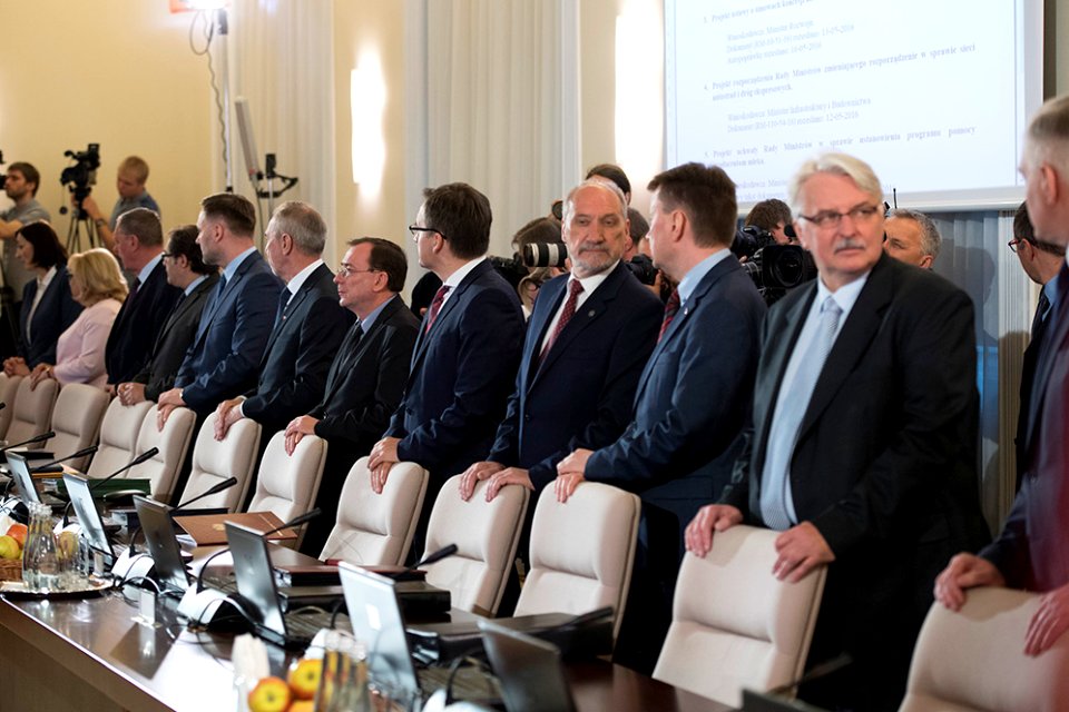 Posiedzenie Rady Ministrów (26465264013)