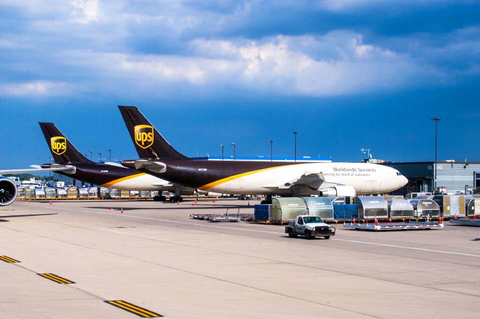 747 8f airport aircraft photo