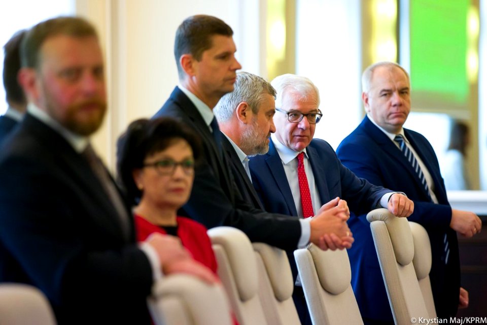 Posiedzenie Rady Ministrów (48354602966)