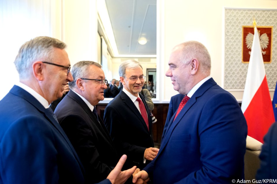 Posiedzenie Rady Ministrów (49024363096)