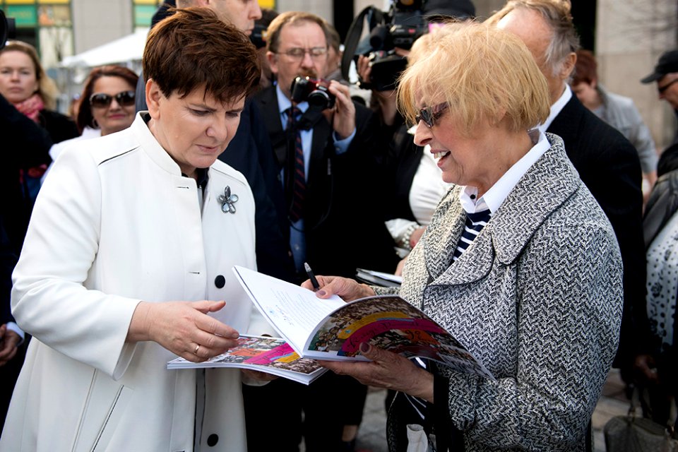 Premier Beata Szydło oddała hołd ofiarom zbrodni katyńskiej USA (4)