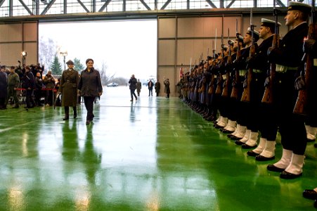 Premier Beata Szydło na spotkaniu z kobietami pilotującymi wojskowe samoloty i śmigłowce (25618603695)