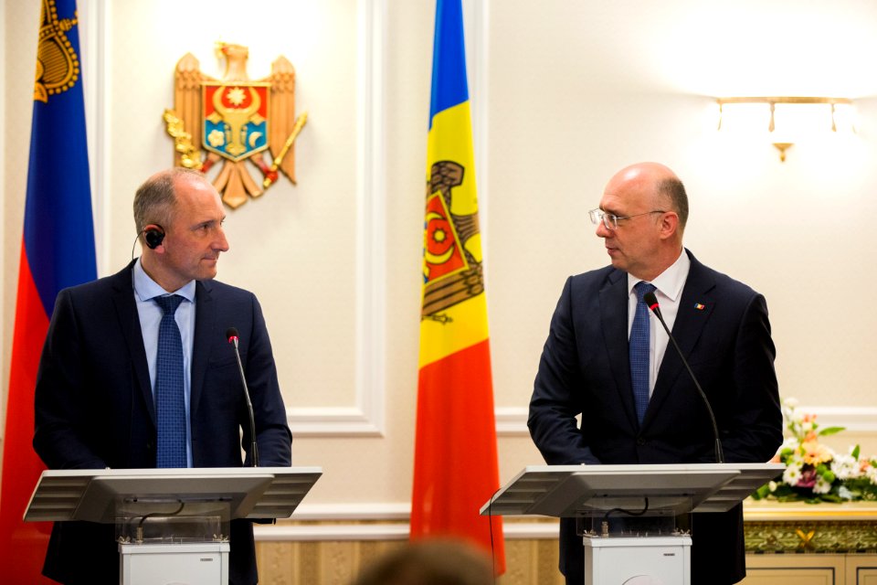 Premierul Pavel Filip si prim-ministrul Adrian Hasler (38995768940)