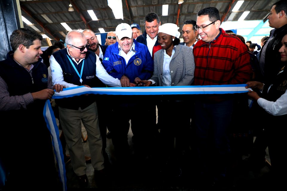Presidencia de Guatemala - PRESIDENTE ALEJANDRO GIAMMATTEI INAUGURA FERIA DEL EMPLEO EN QUETZALTENANGO