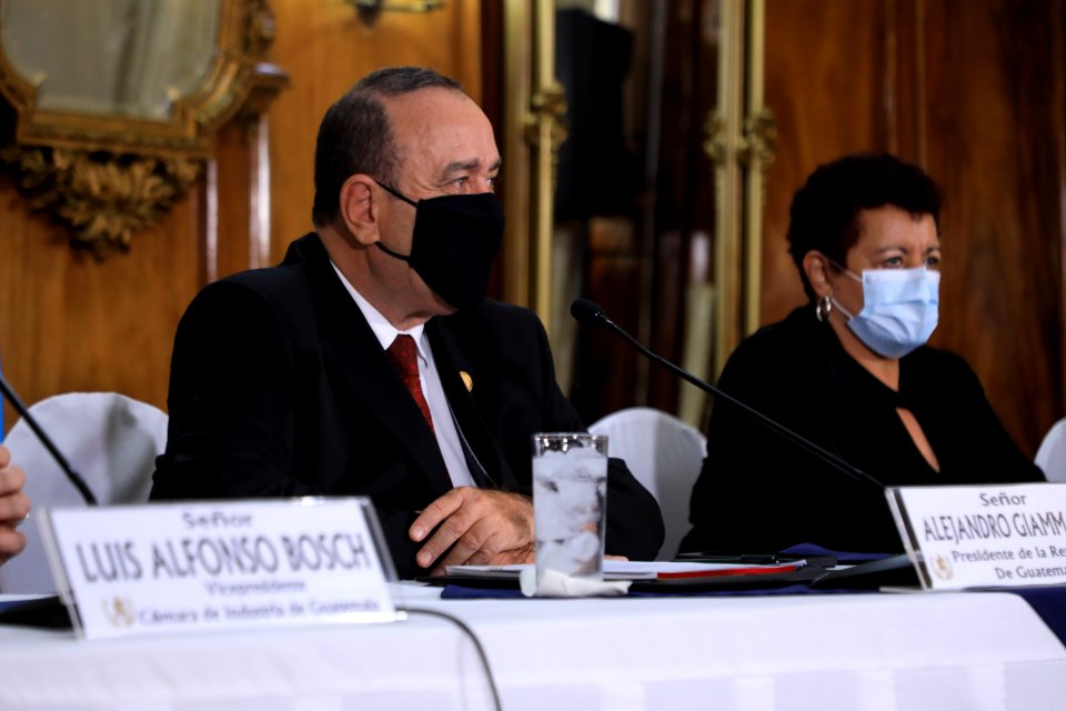 Presidente recibe donación de congeladores para trasladar vacunas contra el COVID-19, 20210531 ORD 2172 (51217168339)