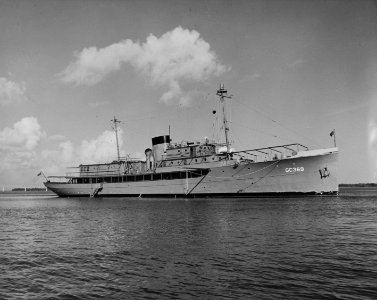 Presidential Yacht USS Williamsburg (AGC-369) (50340909928)