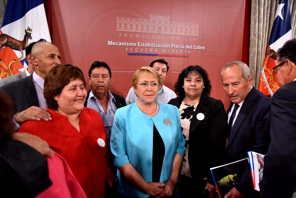PROMULGACIÓN LEY SUSTENTACIÓN PRECIO DEL COBRE PARA LA PEQUEÑA MINERÍA (25311564868)