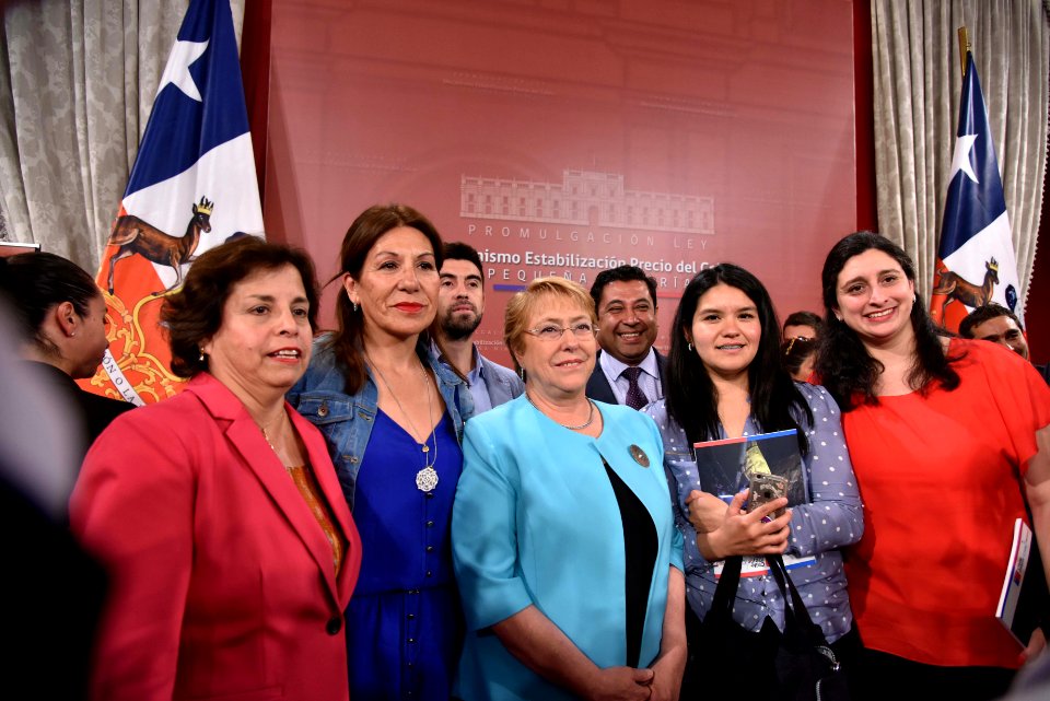PROMULGACIÓN LEY SUSTENTACIÓN PRECIO DEL COBRE PARA LA PEQUEÑA MINERÍA (27399508419)
