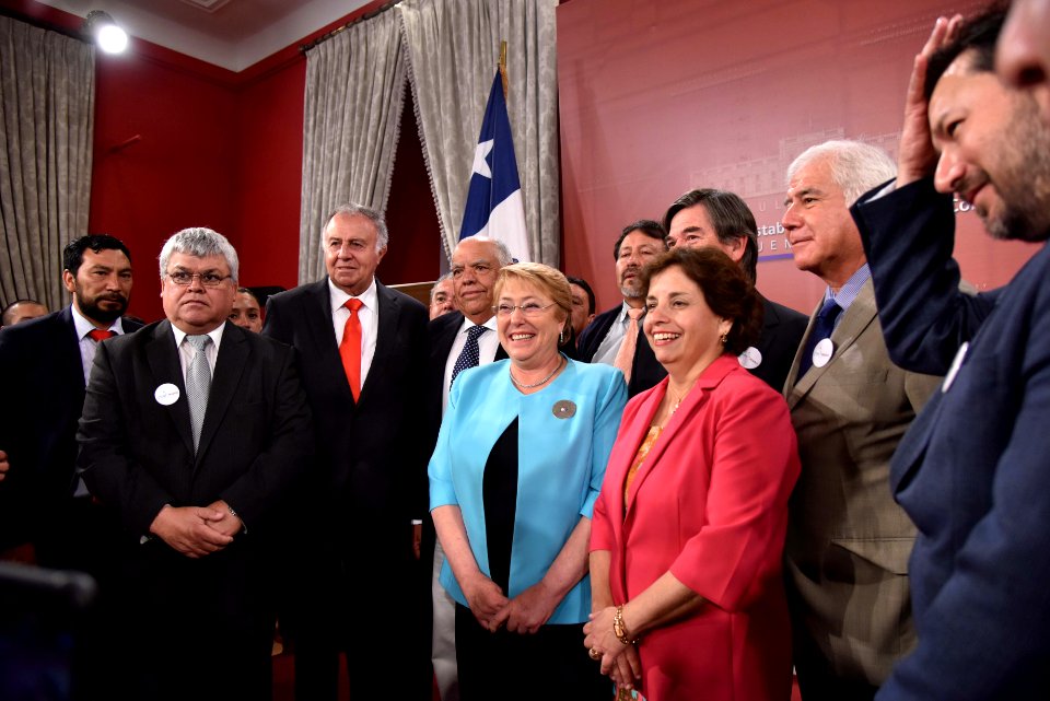 PROMULGACIÓN LEY SUSTENTACIÓN PRECIO DEL COBRE PARA LA PEQUEÑA MINERÍA (25311568368)
