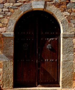 Puerta Maragata (17327499588)