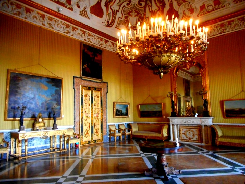Queen's room (18th century) at Royal Palace of Naples (44079495284)