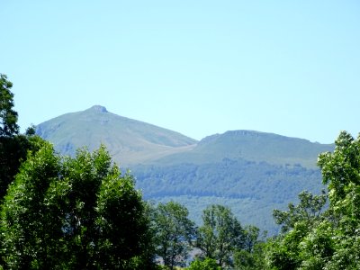 Puy de la Tourte, depuis la route de Cheylade, Cantal photo