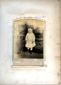 Red Cloth Horseshoe Photo Album (51358717467)