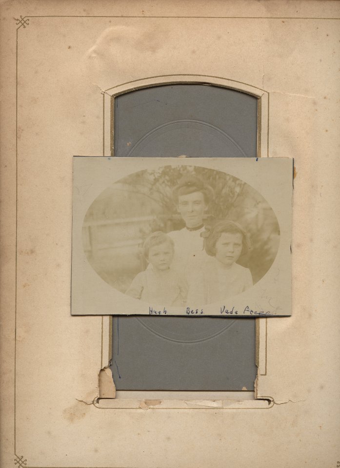 Red Cloth Horseshoe Photo Album (51358722102)