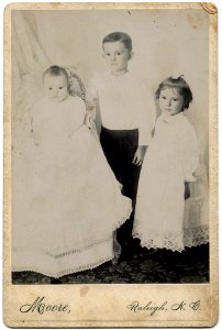 Red Cloth Horseshoe Photo Album (51359482341)