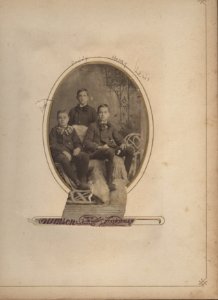 Red Cloth Horseshoe Photo Album (51359482946)