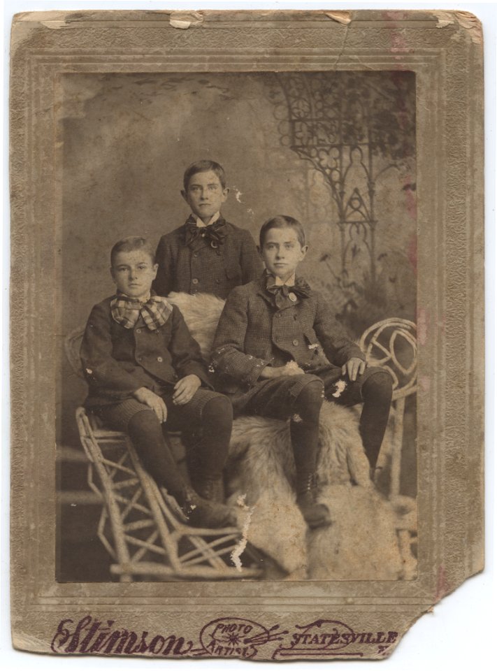 Red Cloth Horseshoe Photo Album (51360207584)