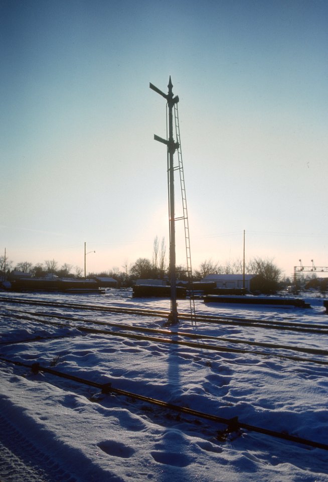 Roger Puta spent part of of a day at Mendota, IL in January 1979 -- 7 Photographs (34364944522)