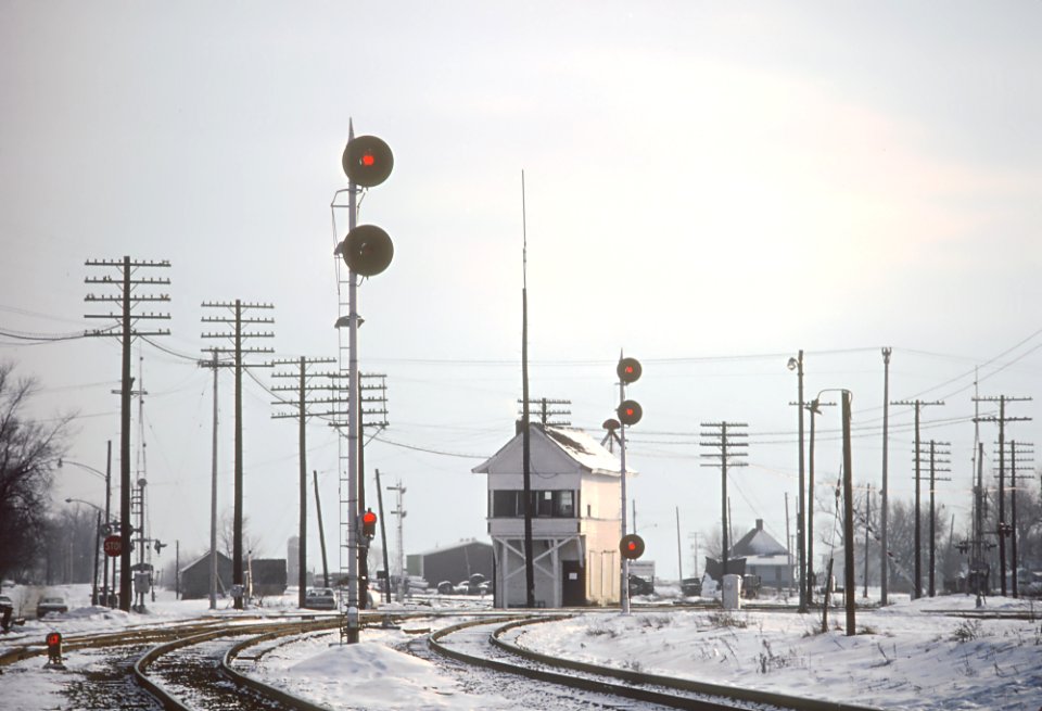 Roger Puta spent part of of a day at Mendota, IL in January 1979 -- 7 Photographs (34525869445)