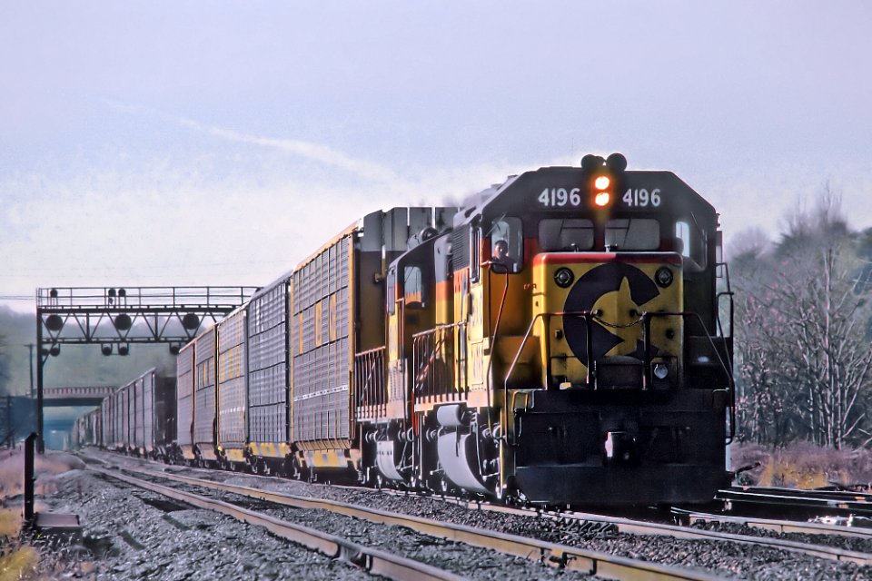 Roger Puta captured a nice meet on the B&O at Halethorpe, MD in December 1980 -- 4 photos (33133593793)