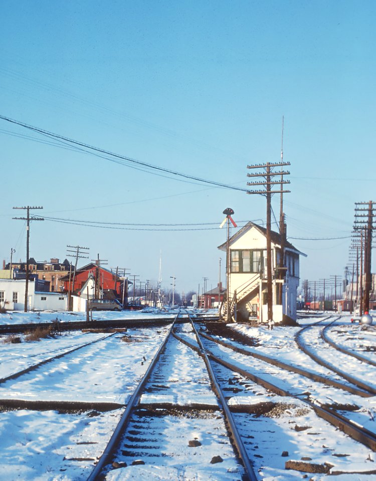 Roger Puta spent part of of a day at Mendota, IL in January 1979 -- 7 Photographs (34525868875)