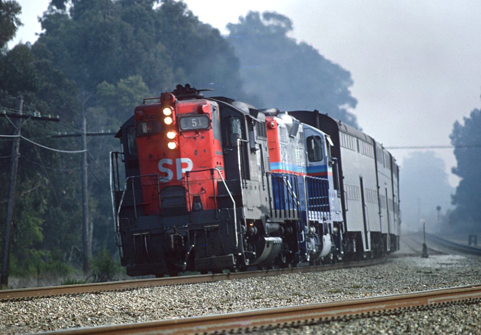 Roger Puta's slides of two Southern Pacific trains in Millbrae, CA in January 1985. (30930157171)