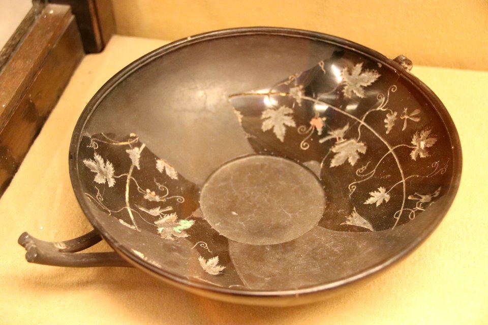 Roman Glass from Pompeii (48451462121)