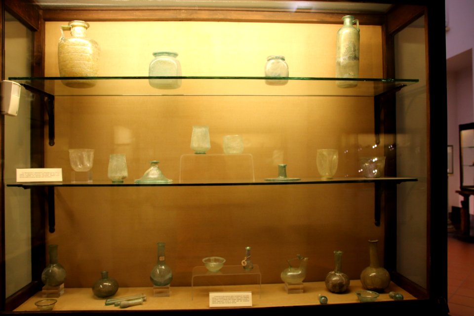 Roman Glass from Pompeii (48451401736)