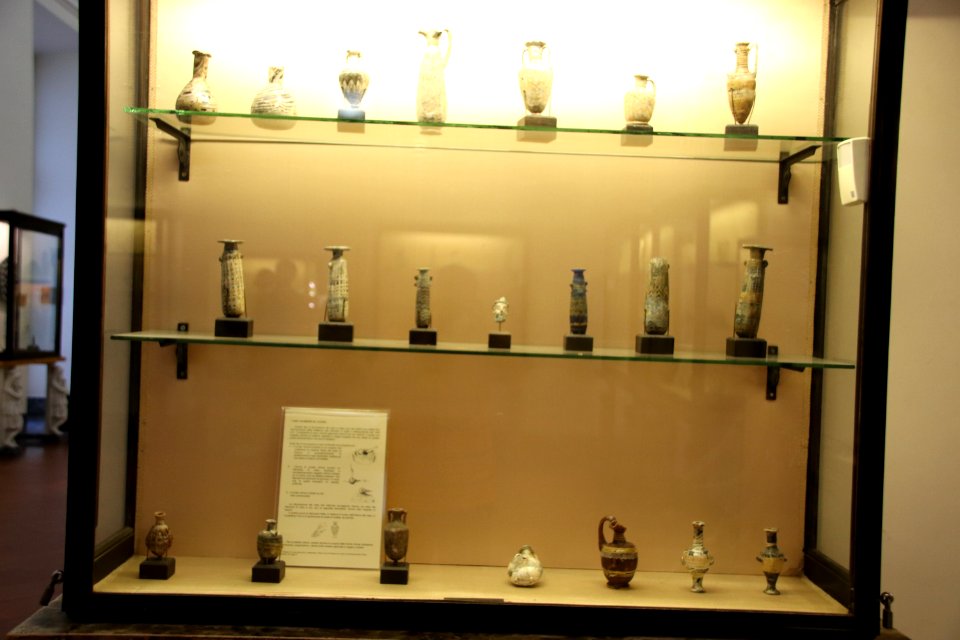 Roman Glass from Pompeii (48451682057)