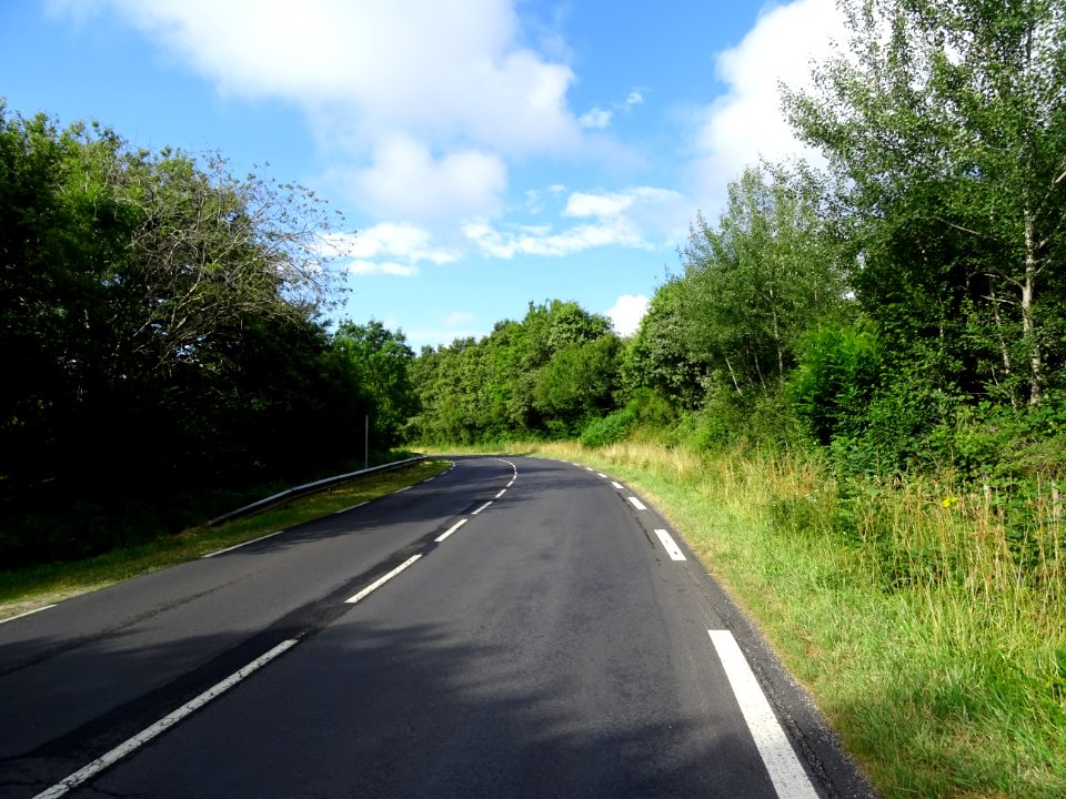 Route en allant vers Ydes, Cantal - 2