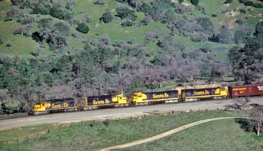 Santa Fe in the Tehachapi Mountains in March 1980 -- 5 Photographs (31165967772) photo