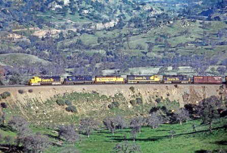 Santa Fe in the Tehachapi Mountains in March 1980 -- 5 Photographs (31195137951) photo