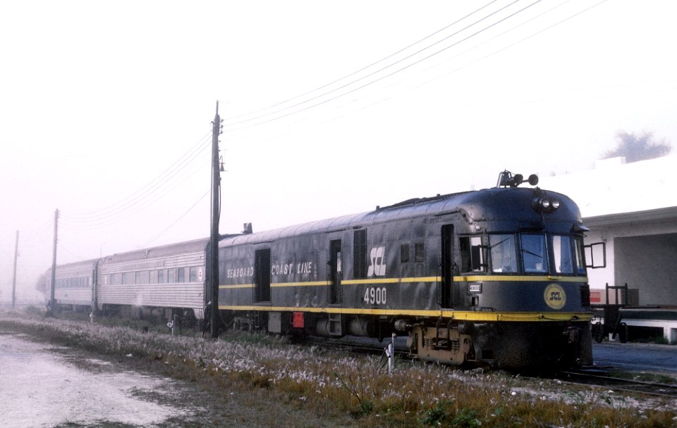 SCL Motor Car 4900, Train 98, The Champion, at Naples, FL on March 14, 1971 (24915772993)
