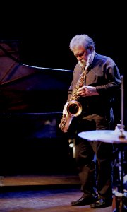 Schlippenbach Trio 13 november 2009 BIM - Evan Parker (50668419161)