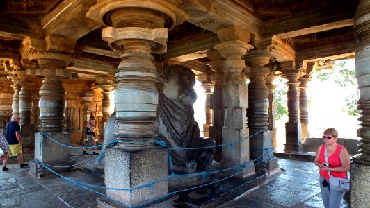 Sculpture at Hoysaleswara Temple (51057178947) photo