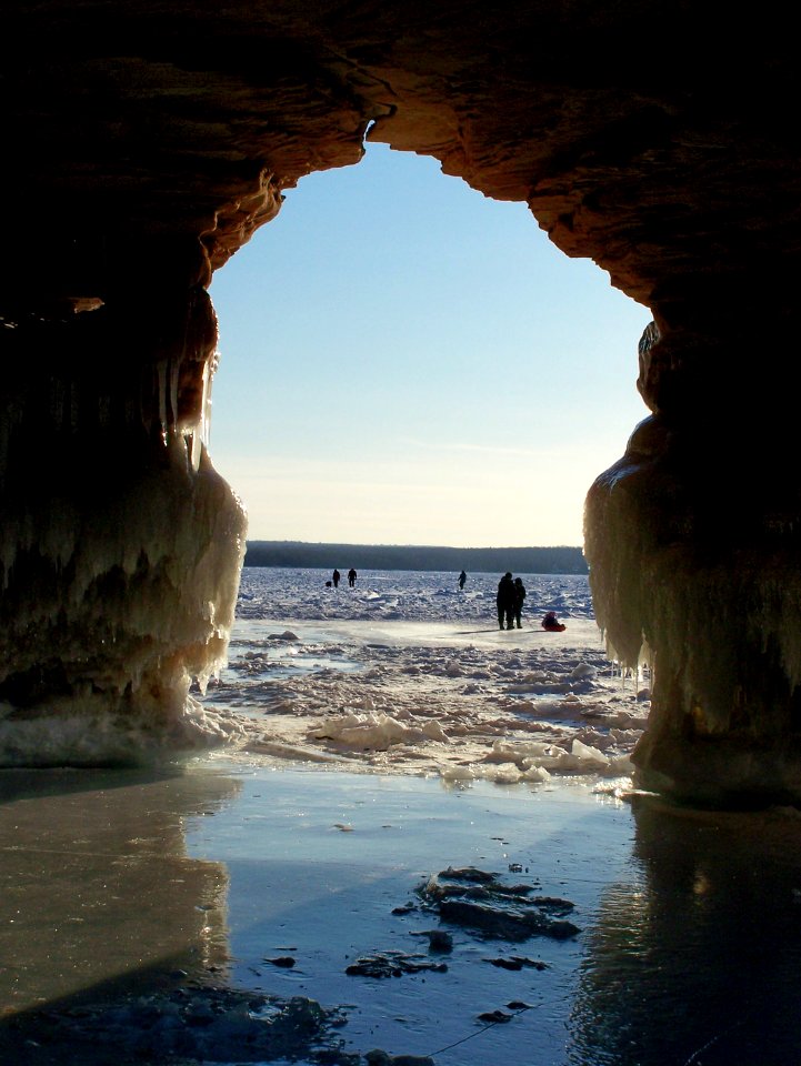 Sea Cave Along Lake Superior at Apostle Islands (24045545043)