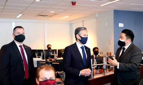 Secretary of State Antony Blinken visits the DSS Command Center (50997678272)