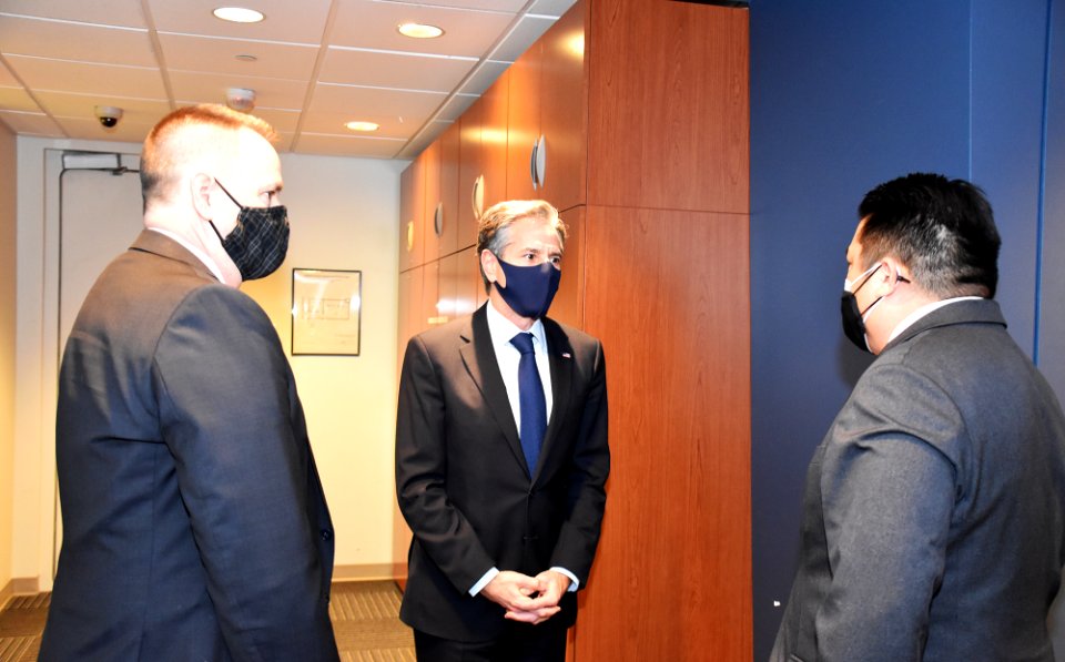 Secretary of State Antony Blinken visits the DSS Command Center (50997682297)