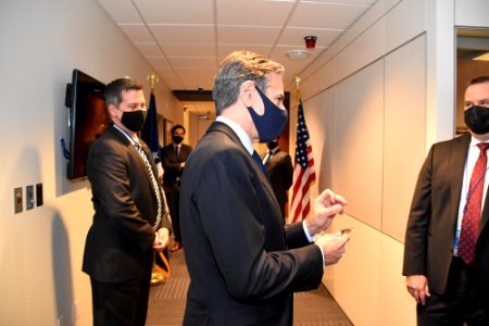 Secretary of State Antony Blinken visits the DSS Command Center (50996866163)