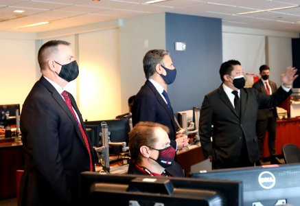 Secretary of State Antony Blinken visits the DSS Command Center (50997680332)