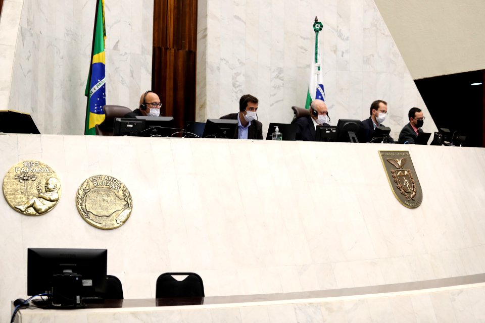 Sessão Plenária - pronunciamento do secretário de estado da Educação e do Esporte, Renato Féder 27-04-2020 (49826737368)