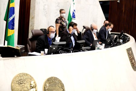 Sessão Plenária - pronunciamento do secretário de estado da Educação e do Esporte, Renato Féder 27-04-2020 (49827588367)