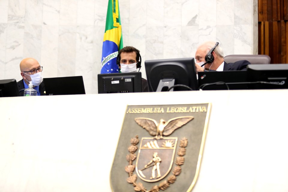 Sessão Plenária - pronunciamento do secretário de estado da Educação e do Esporte, Renato Féder 27-04-2020 (49827263866)