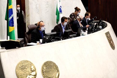 Sessão Plenária - pronunciamento do secretário de estado da Educação e do Esporte, Renato Féder 27-04-2020 (49826741278)