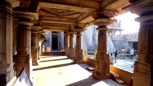 Shravanabelagola temple (51056393773)