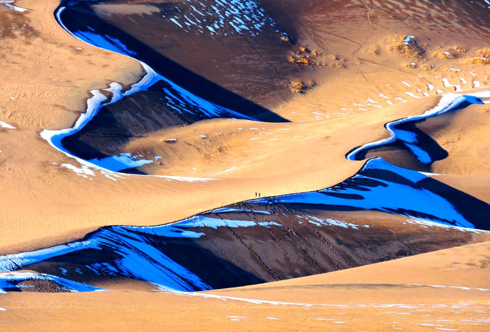 Snow Patterns on Dunes (30397542603)