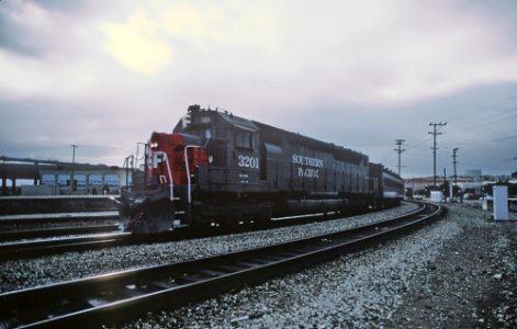 Some More Of Roger Puta's on the 4th & Townsend (Downtown San Francisco Southern Pacific Station) Leads -- 6 Photos (31012623705)