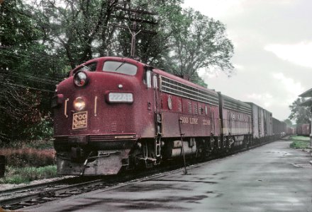 SOO F7A 2224B at Slinger, WI. Only F-unit to get this paint scheme in October 1964 (34477770715)
