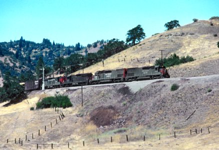 Southern Pacific Tunnel Motor 9184 and helpers at Bailey Hill, OR in the Siskiyou Mountains -- 2 Photos (33081931142)