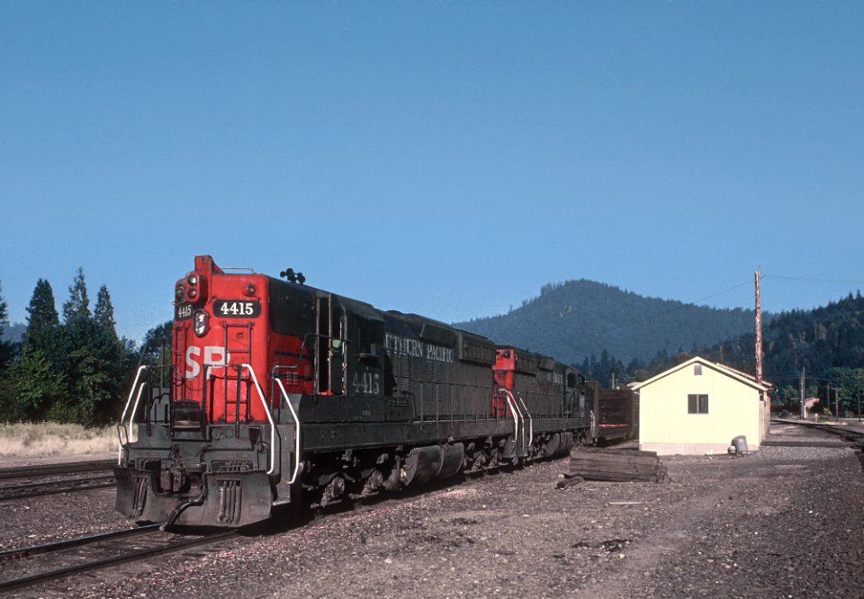 SP 4415 eastbound into Glendale, OR on July 30, 1982 (32345851423)